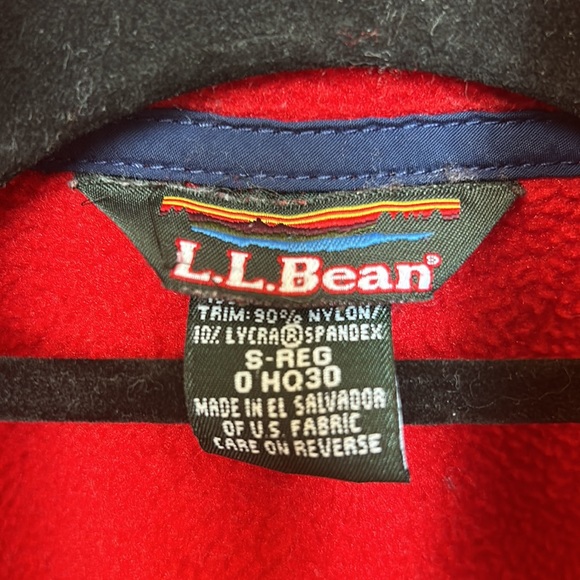 CLASSIC LL BEAN red full zip Polartec fleece jacket. Dark blue trim. Size S. - Picture 2 of 14